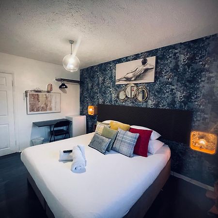 R1 Superking Sized Bed & 65" Tv On The Wall In Clapham Apartamento Londres Exterior foto