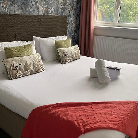 R1 Superking Sized Bed & 65" Tv On The Wall In Clapham Apartamento Londres Exterior foto
