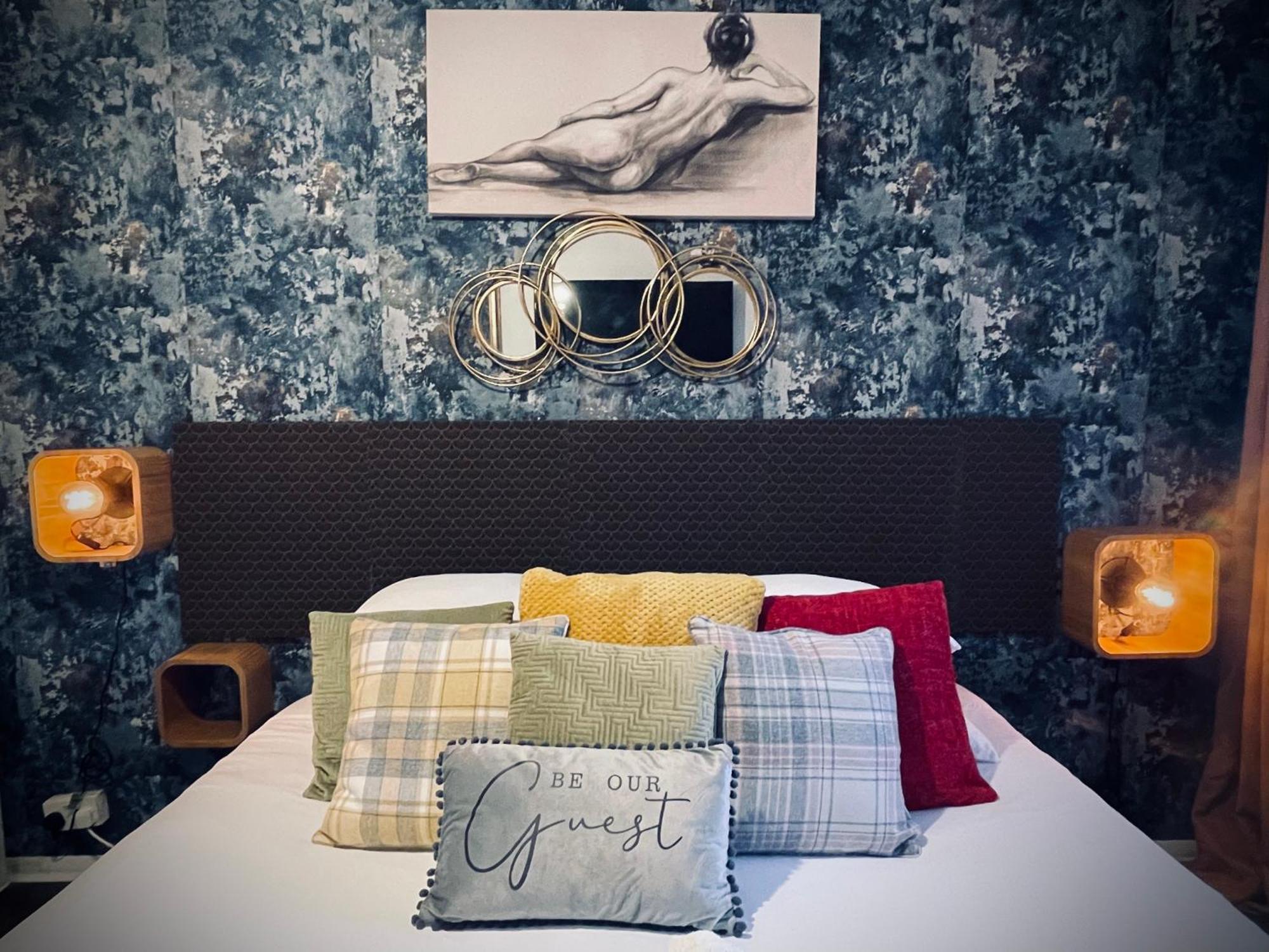 R1 Superking Sized Bed & 65" Tv On The Wall In Clapham Apartamento Londres Exterior foto