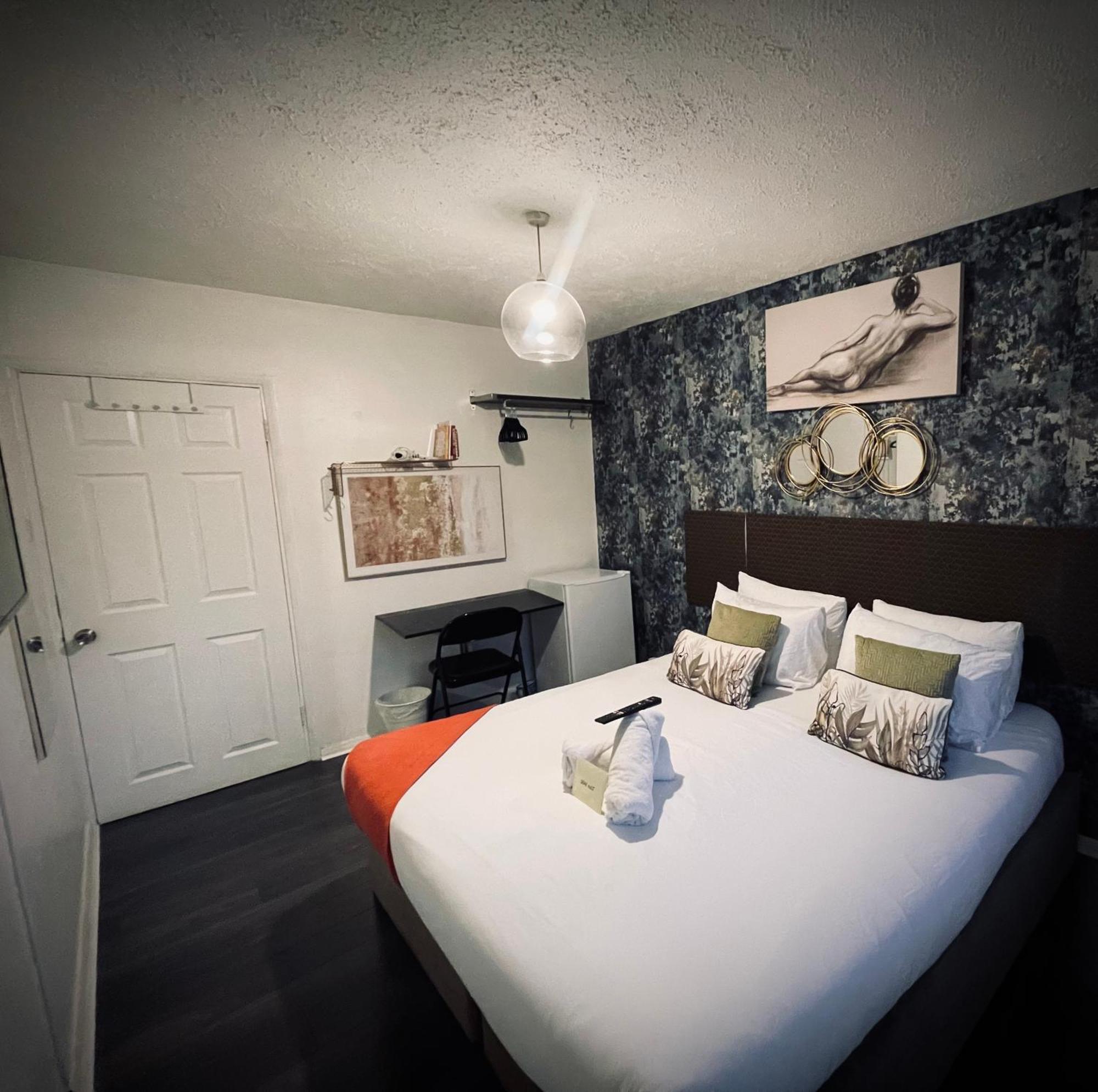 R1 Superking Sized Bed & 65" Tv On The Wall In Clapham Apartamento Londres Exterior foto