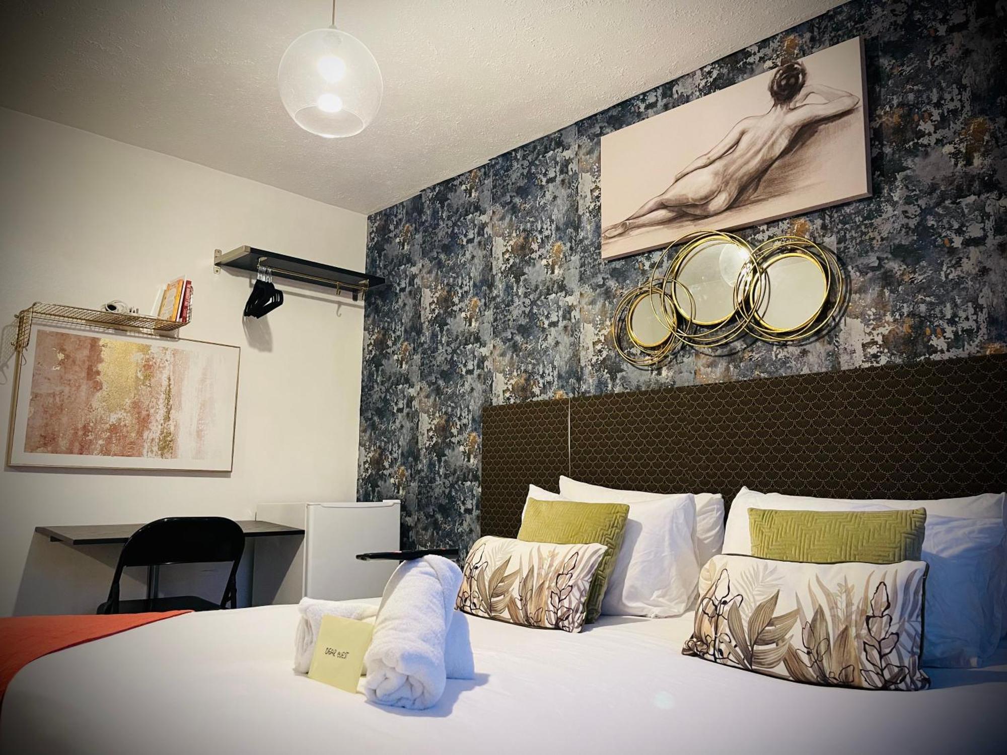 R1 Superking Sized Bed & 65" Tv On The Wall In Clapham Apartamento Londres Exterior foto