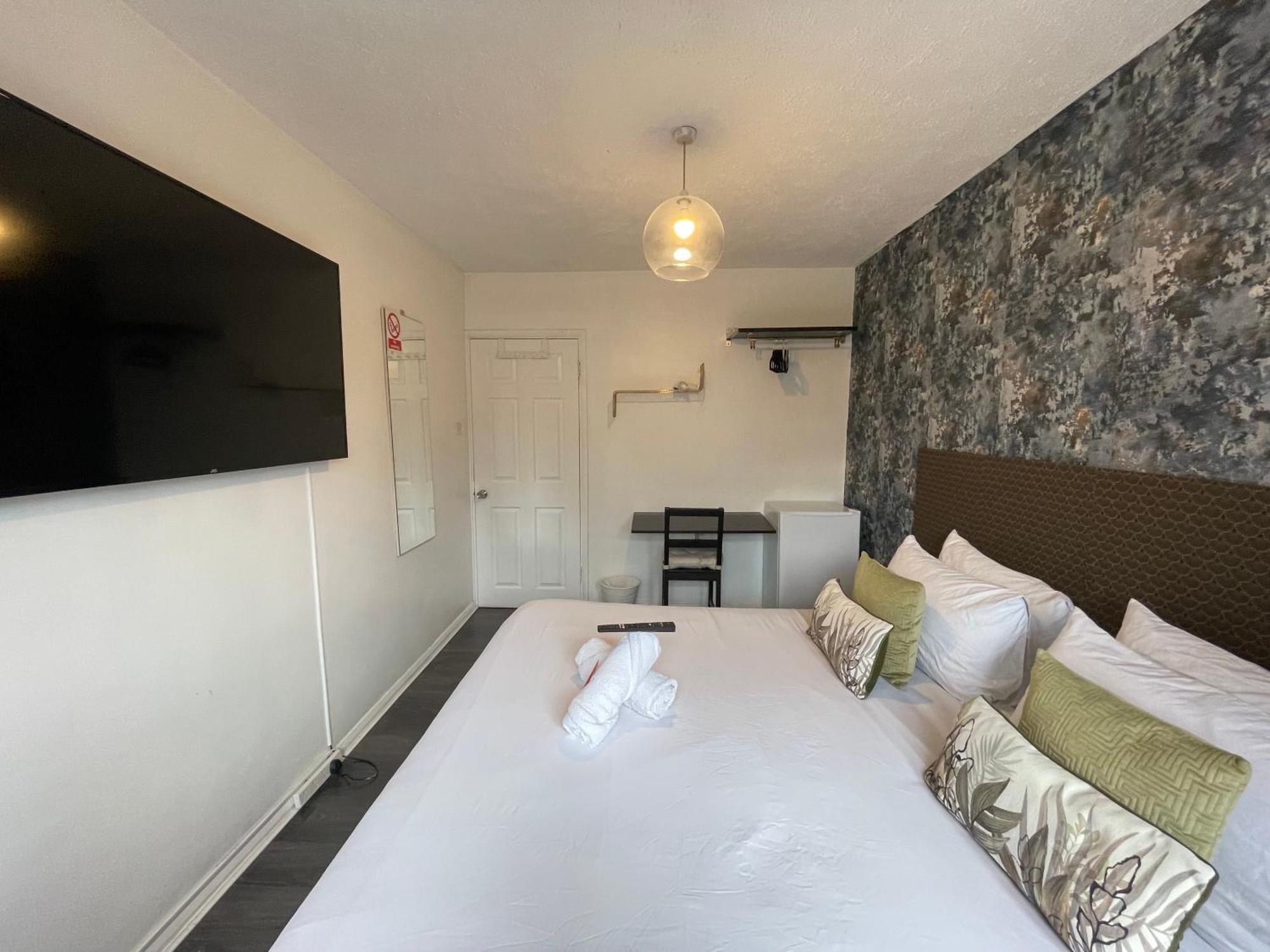 R1 Superking Sized Bed & 65" Tv On The Wall In Clapham Apartamento Londres Exterior foto