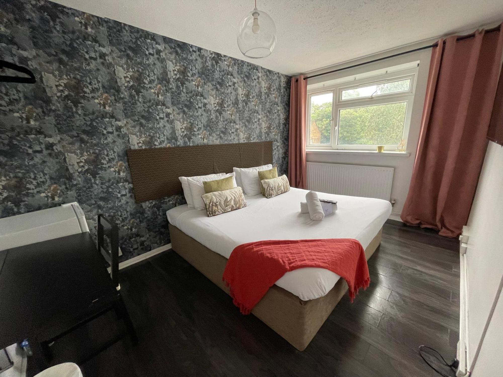 R1 Superking Sized Bed & 65" Tv On The Wall In Clapham Apartamento Londres Exterior foto
